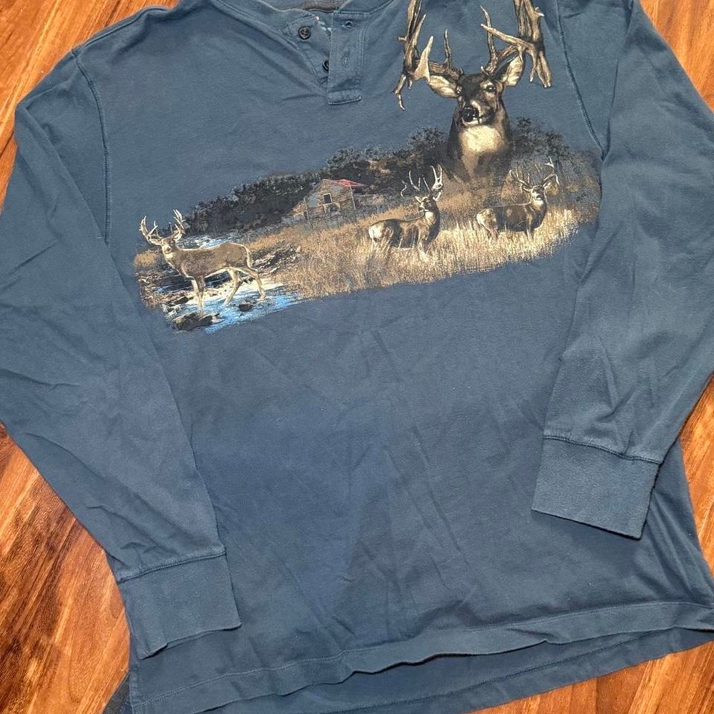 2000's Blue long sleeve cotton shirt with deer hunting graphics